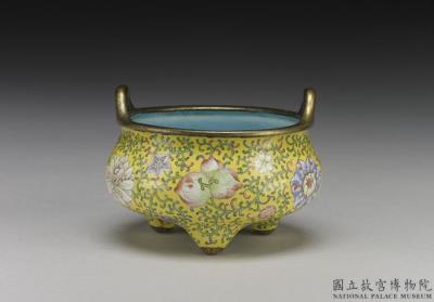 图片[2]-Painted enamel censer with lotus decoration on a yellow background, Qing dynasty, Qianlong reign (1736-1795)-China Archive